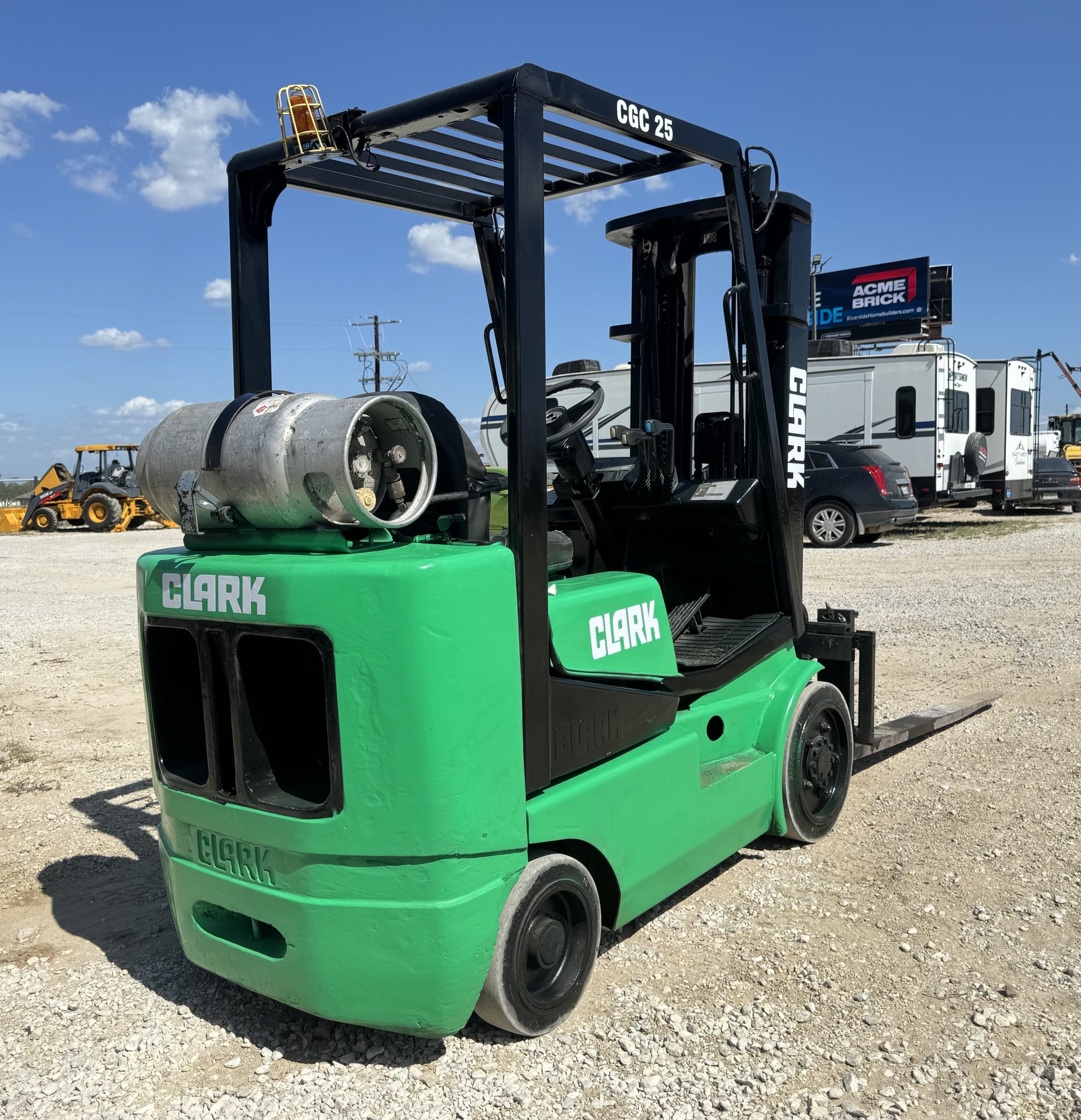 IMG_4183 Forklift Clark CGC25 Interstate Heavy Equipment 817.532.3016