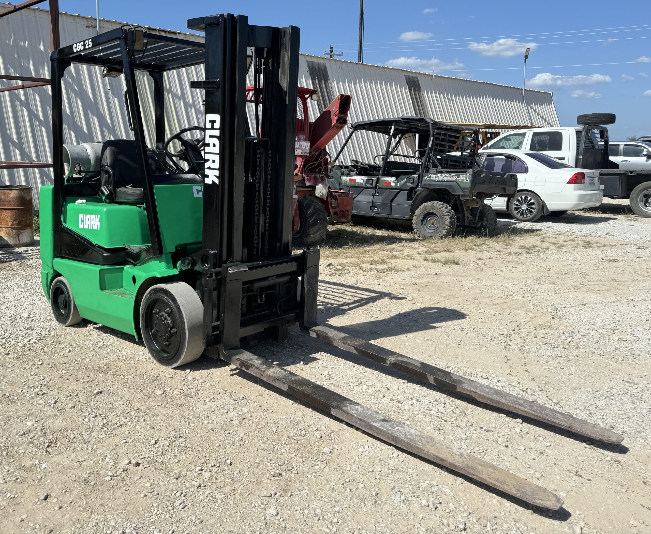 IMG_4185 Forklift Clark CGC25 Interstate Heavy Equipment 817.532.3016