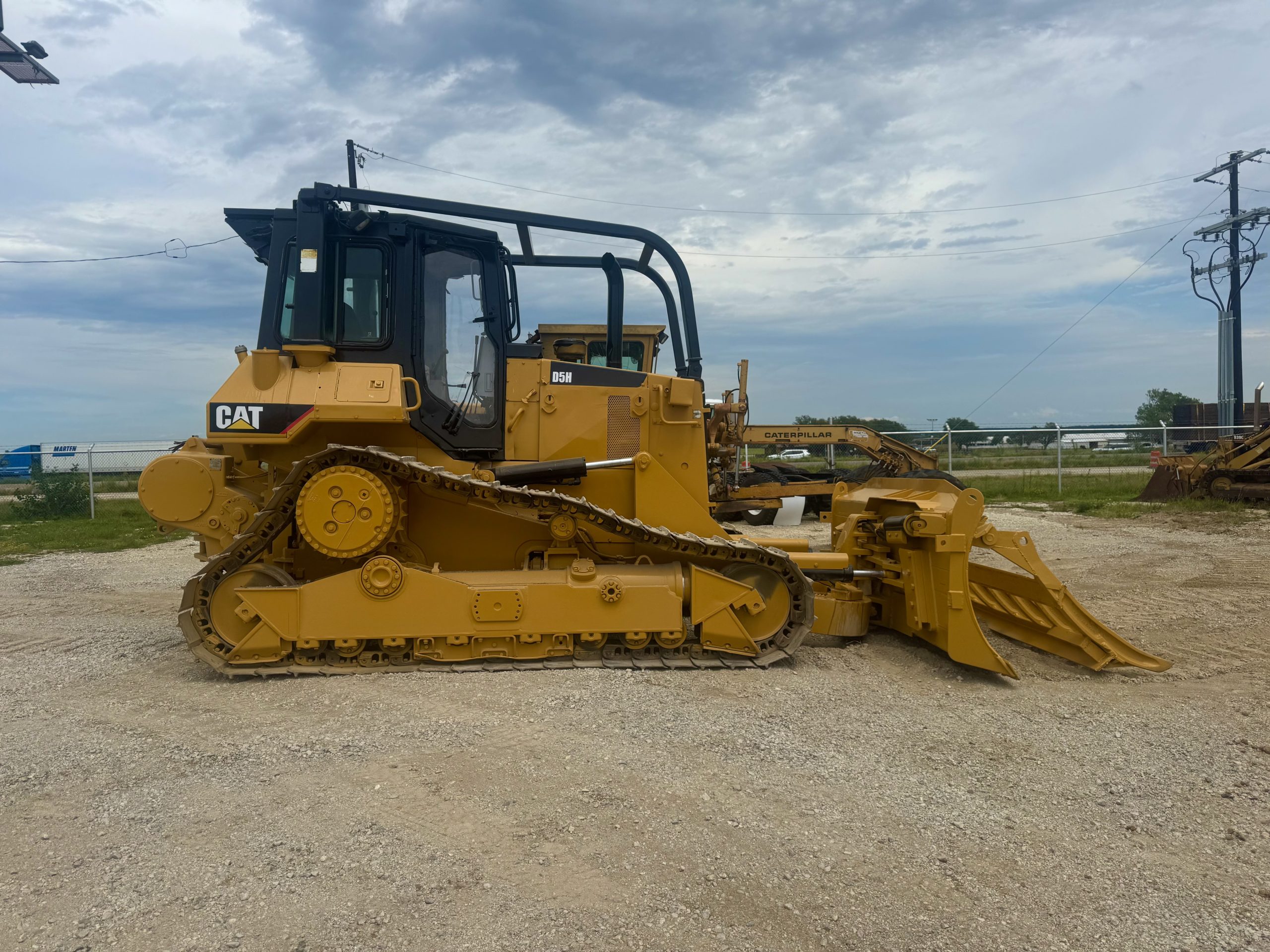 Bulldozer Caterpillar D5H Interstate Heavy Equipment 817.532.3016