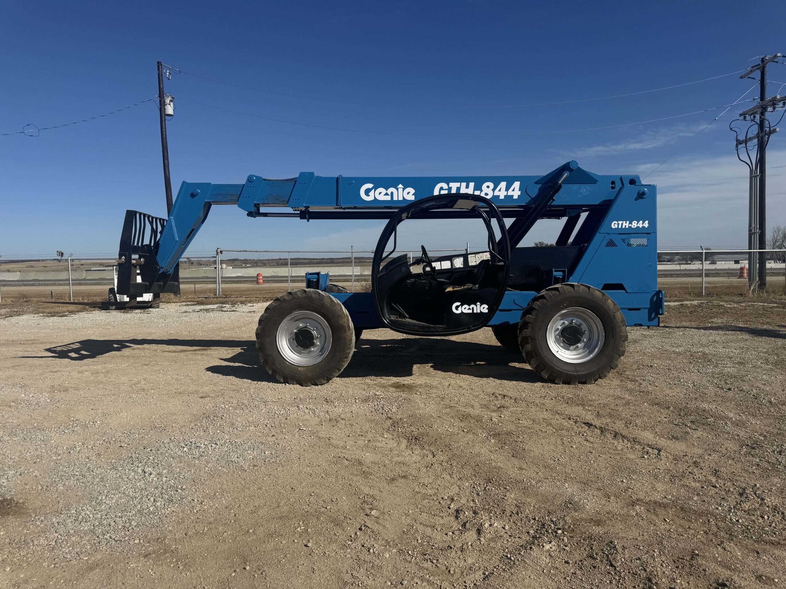 Telehandler Forklift Genie GTH-844 Interstate Heavy Equipment 817.532.3016