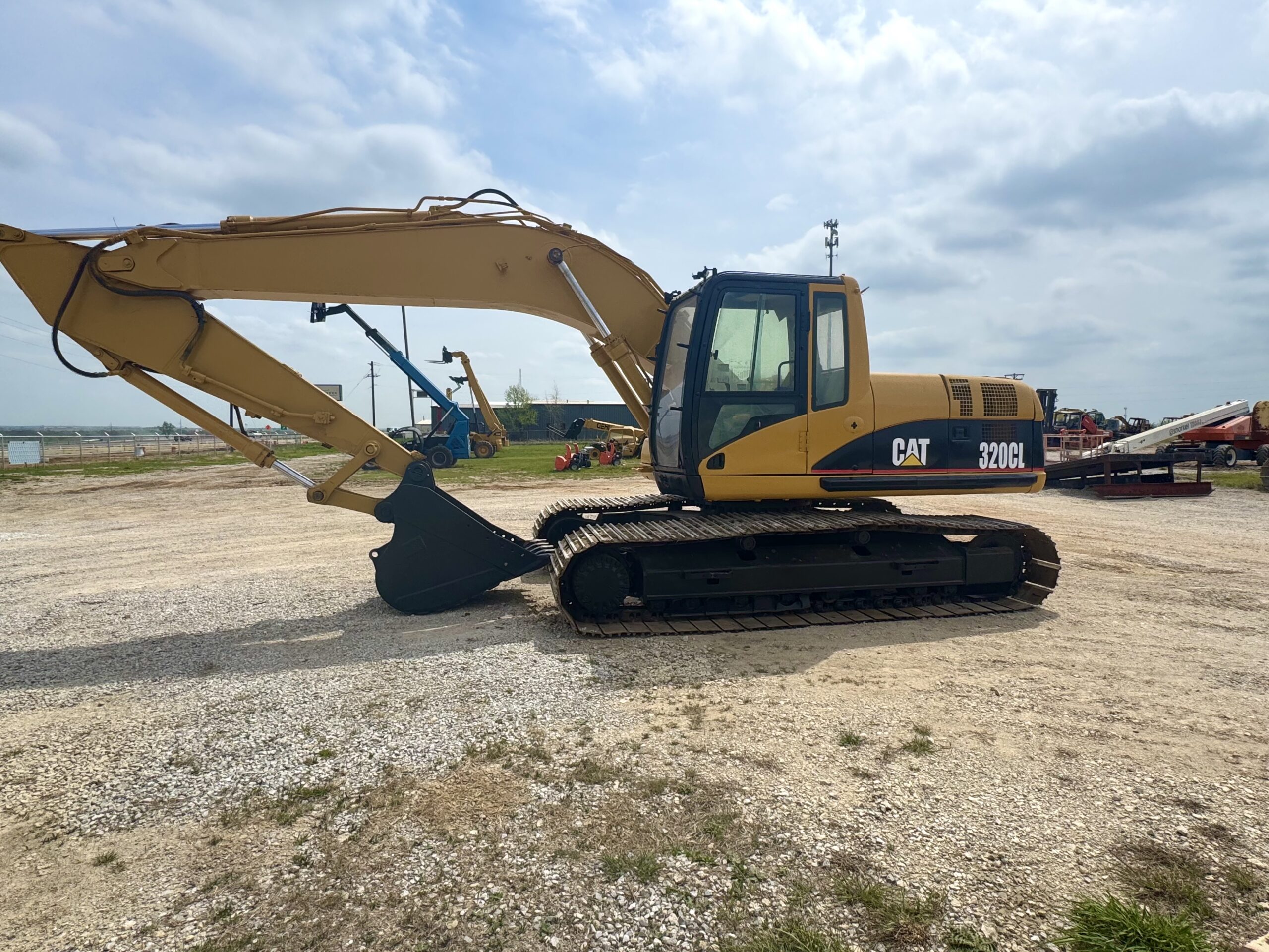 Excavator Caterpillar 320CL Interstate Heavy Equipment 817.532.3016