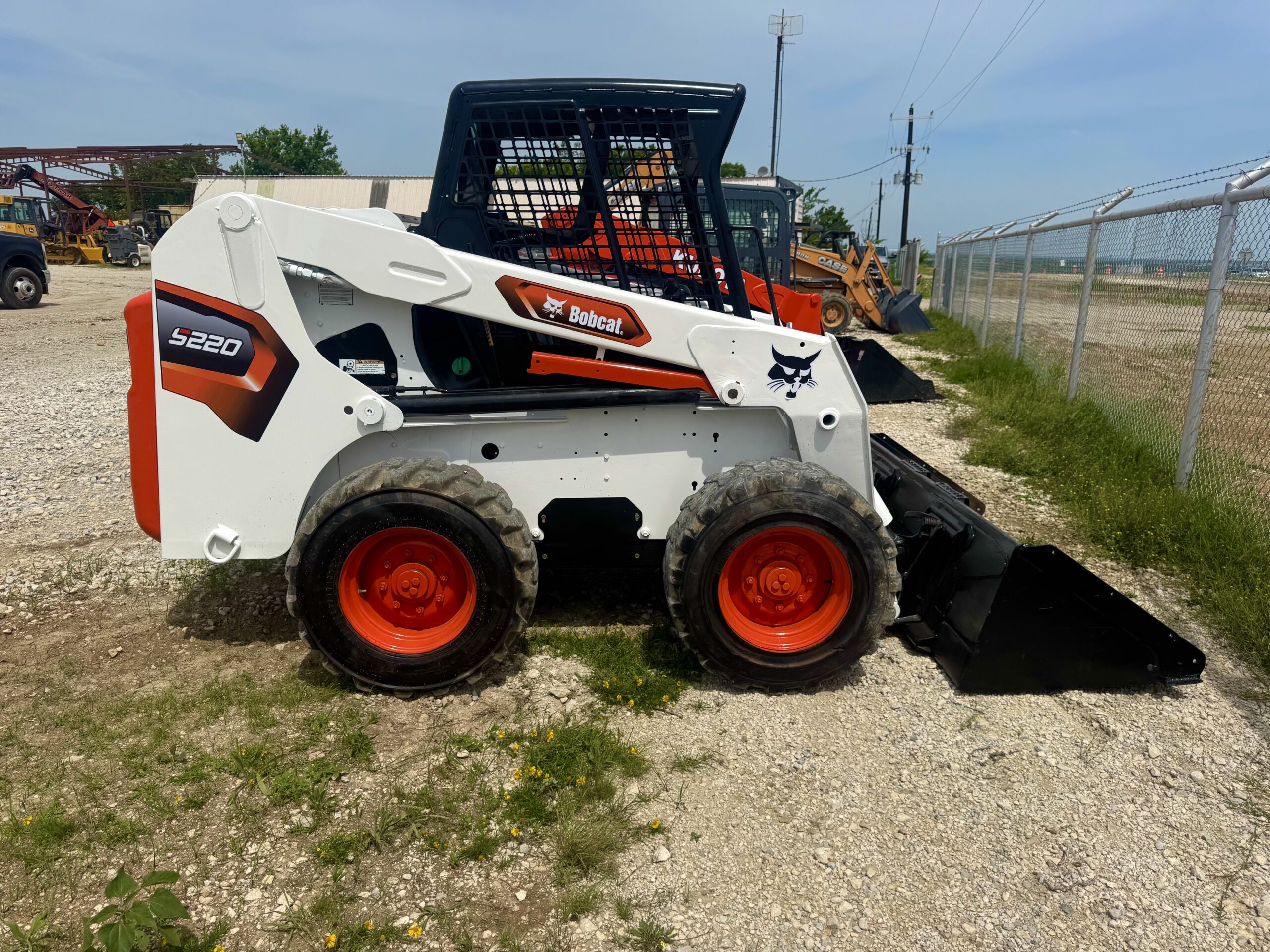 Skid Steer Loader Bobcat S220 Interstate Heavy Equipment 817.532.3016