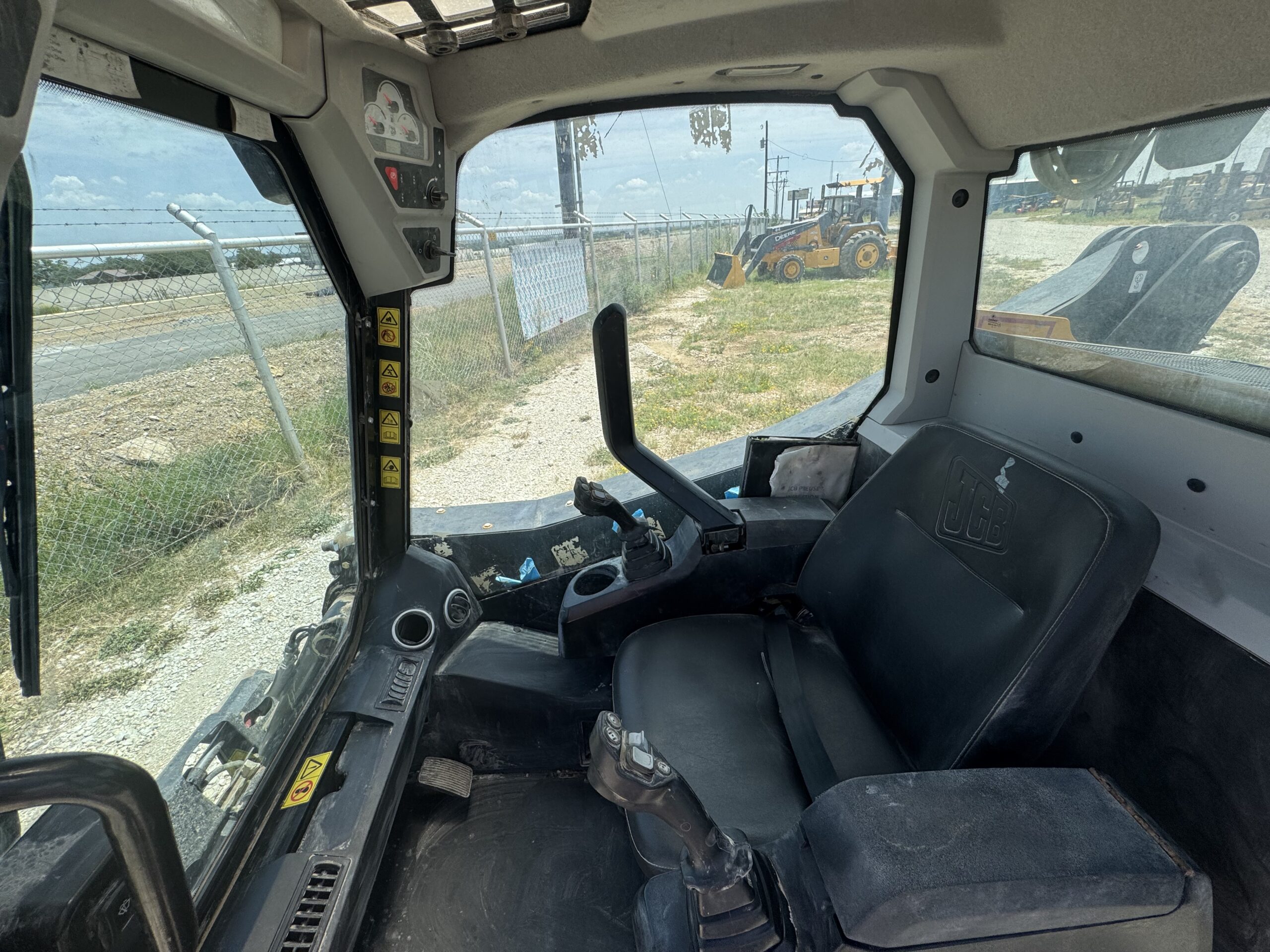 Skid Steer Loader JCB 215T Interstate Heavy Equipment 817.532.3016